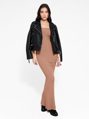 Robe longue de détente à manches longues avec effet gainant intégré
