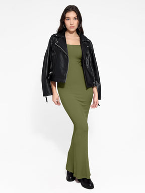 Robe longue de détente à manches longues avec effet gainant intégré